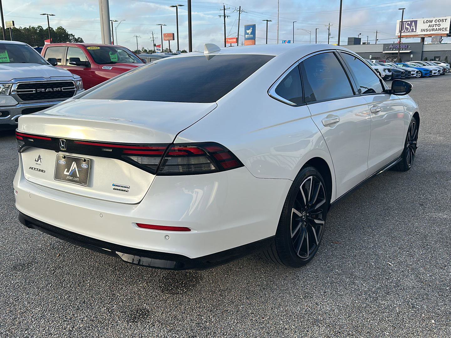 Used 2023 Honda Accord Touring image 9