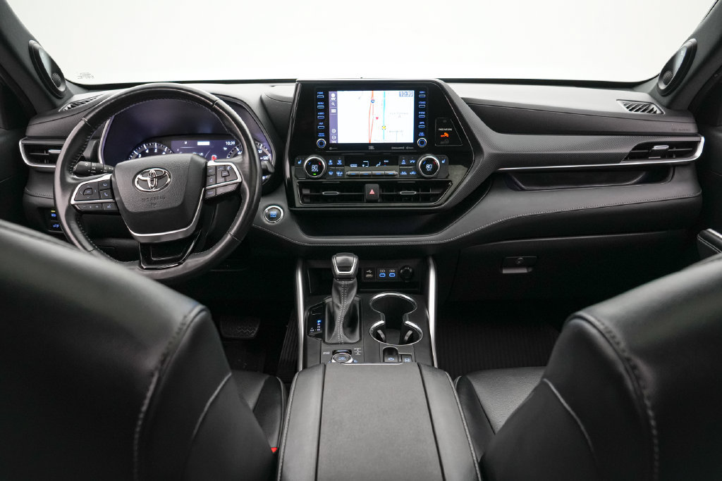 Used 2022 Toyota Highlander XSE AWD/4WD image 14