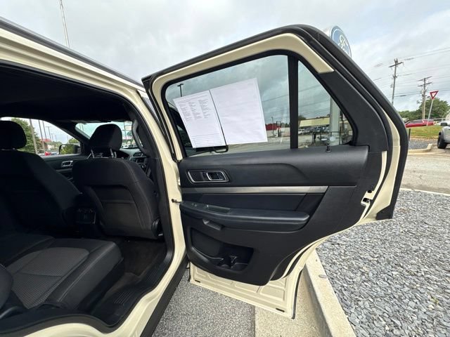 Certified 2018 Ford Explorer XLT FWD image 22