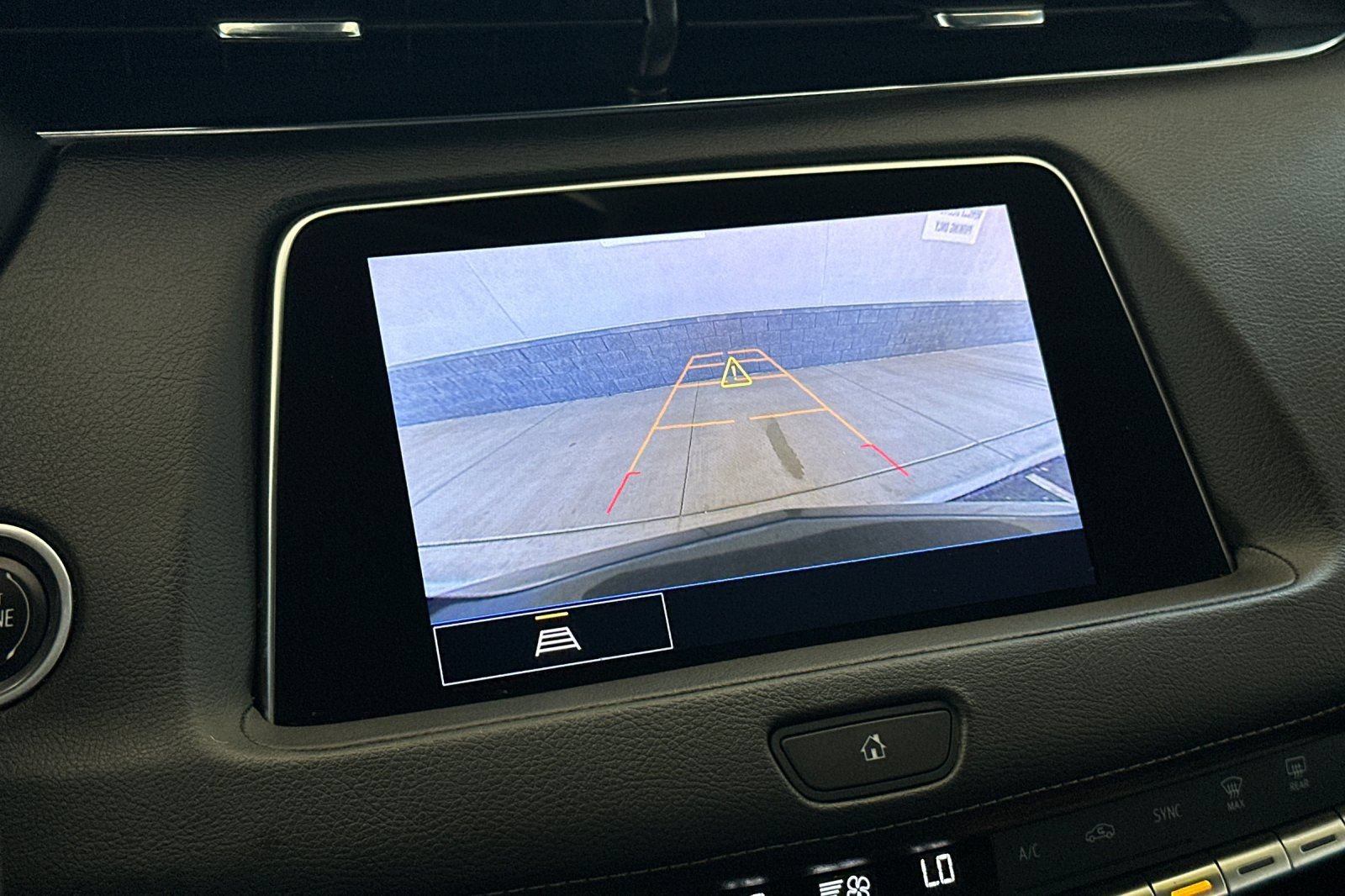 Used 2023 Cadillac XT4 Premium Luxury FWD image 18