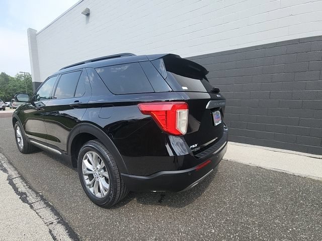 Certified 2023 Ford Explorer XLT w/ Equipment Group 202A AWD/4WD image 4