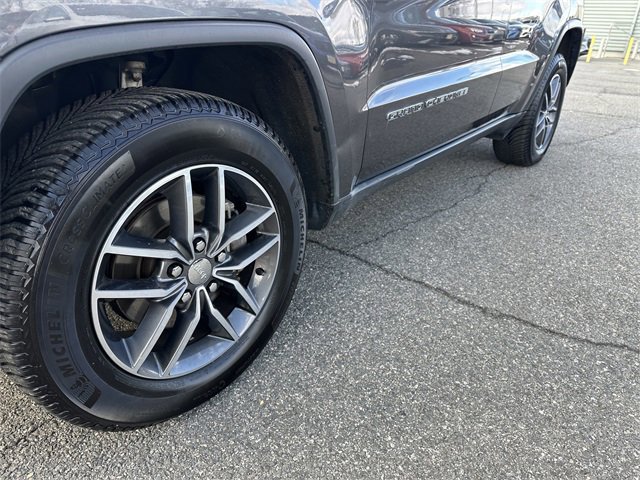Used 2018 Jeep Grand Cherokee Limited image 13