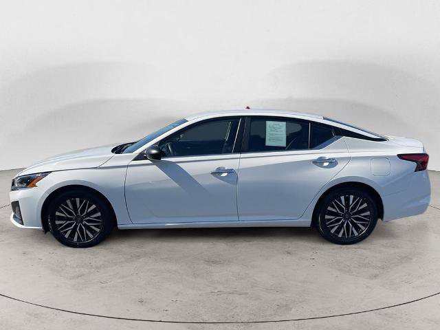 Used 2025 Nissan Altima 2.5 SV FWD image 8