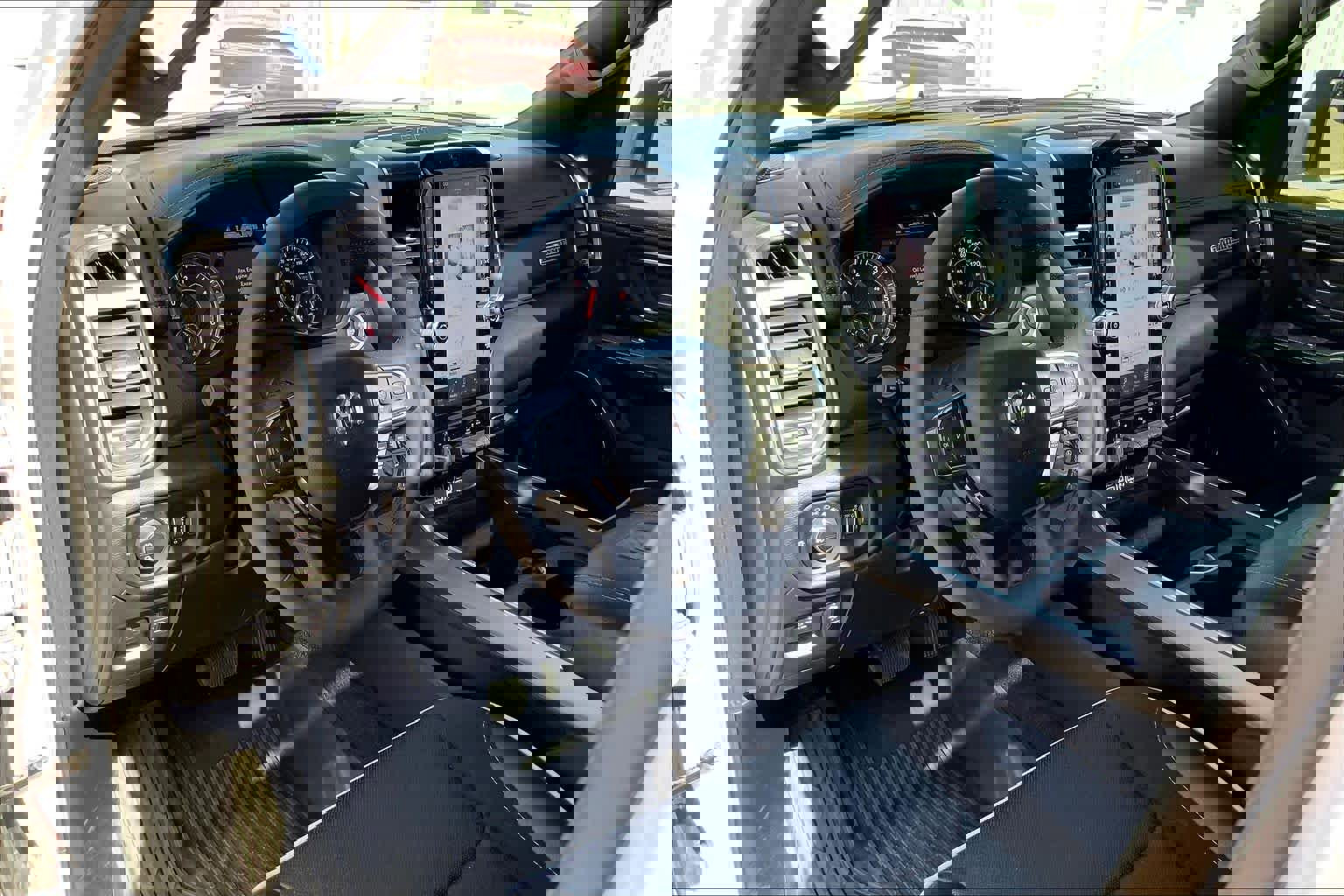 Used 2025 RAM 1500 Laramie w/ Laramie Southwest Edition image 18