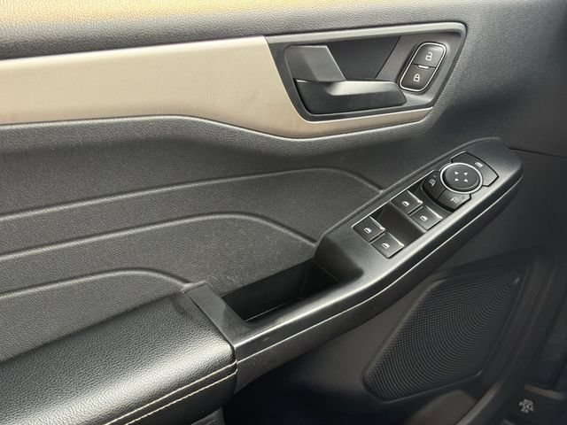 Certified 2022 Ford Escape SE w/ SE Sport Appearance Package AWD/4WD image 33