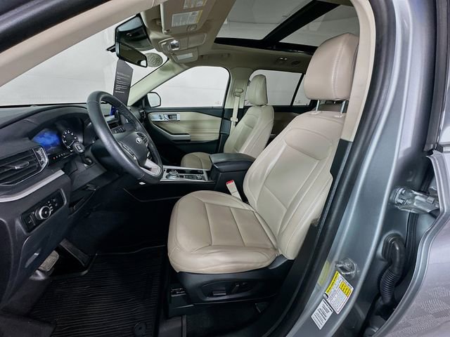 Certified 2024 Ford Explorer XLT w/ Equipment Group 202A AWD/4WD image 30