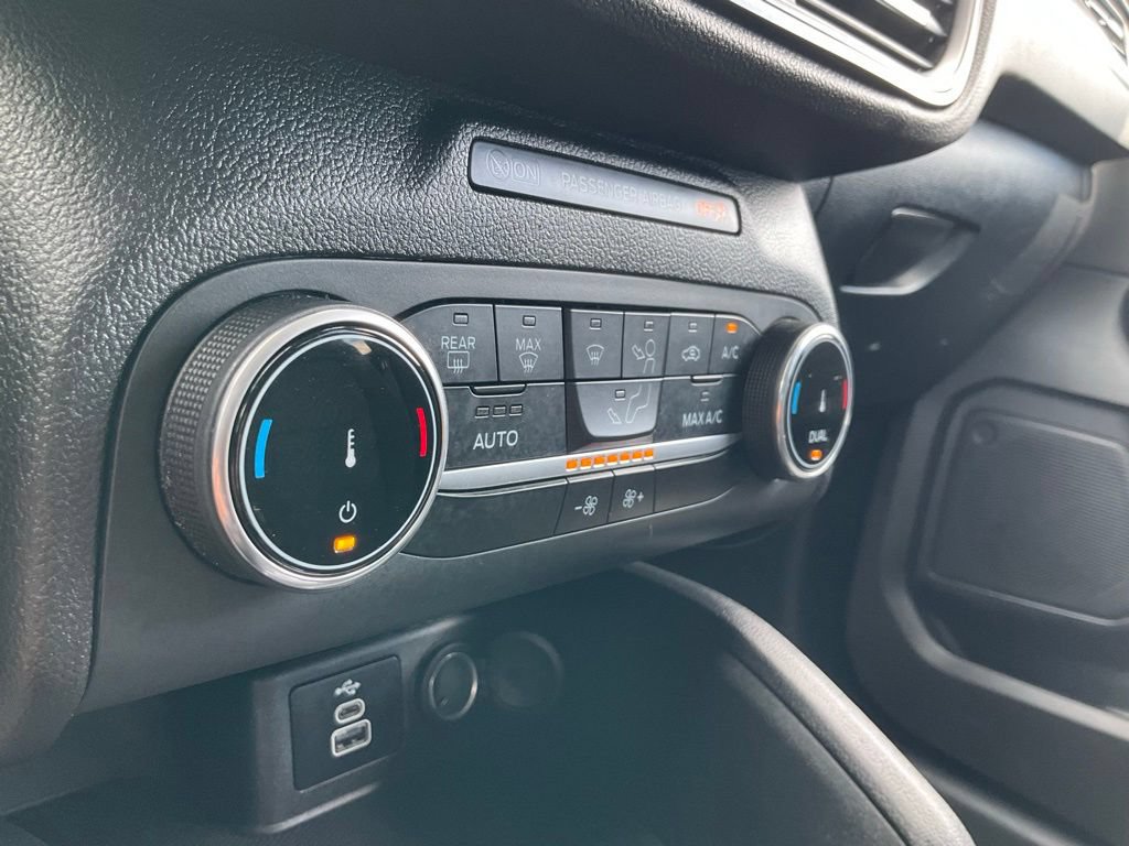Certified 2025 Ford Escape Active AWD/4WD image 9