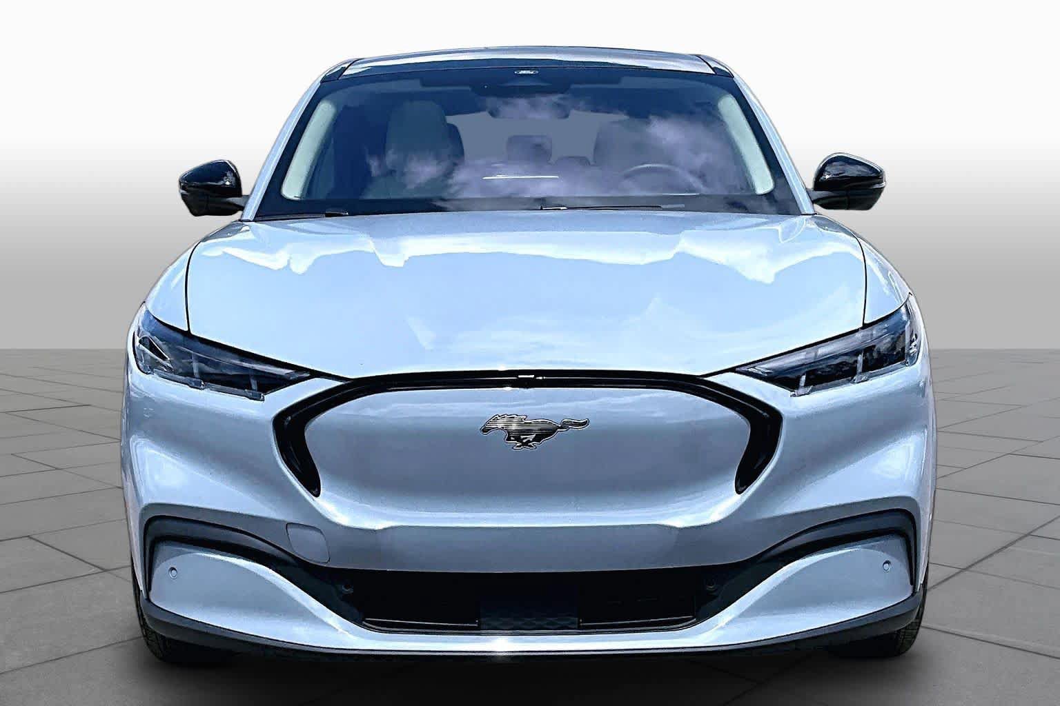 Certified 2025 Ford Mustang Mach-E Premium AWD/4WD image 3