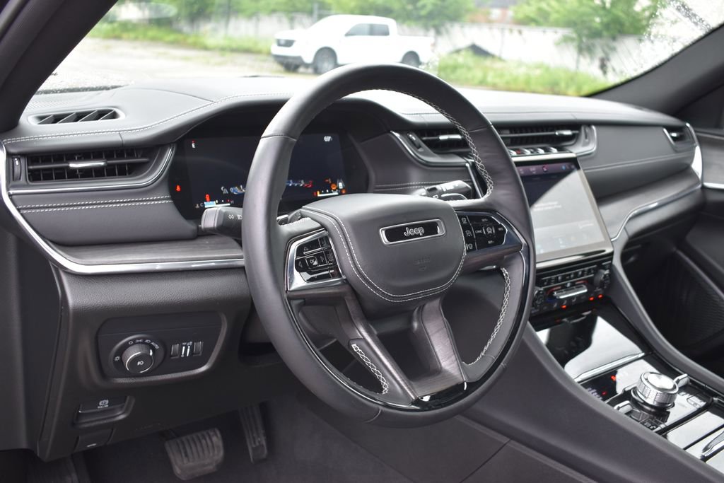 Used 2024 Jeep Grand Cherokee Overland w/ Adv Protech Group III AWD/4WD image 10