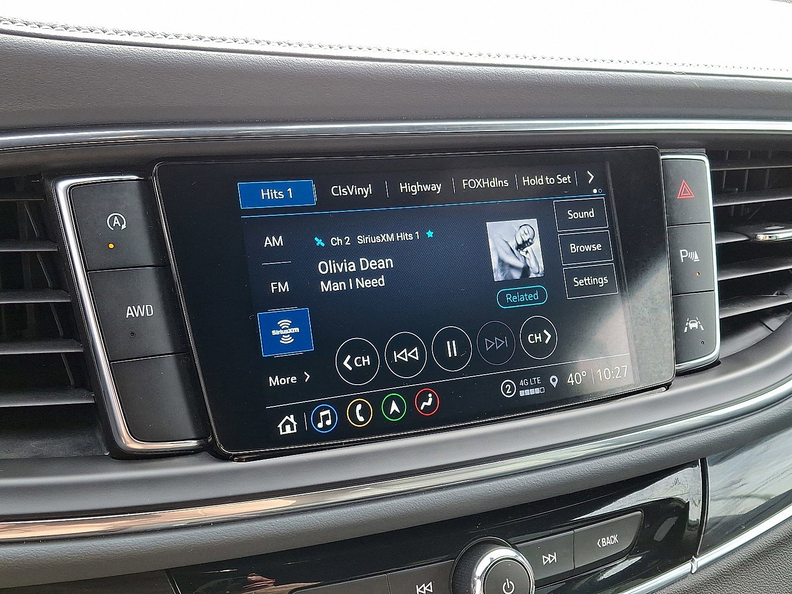 Used 2024 Buick Enclave Premium image 16