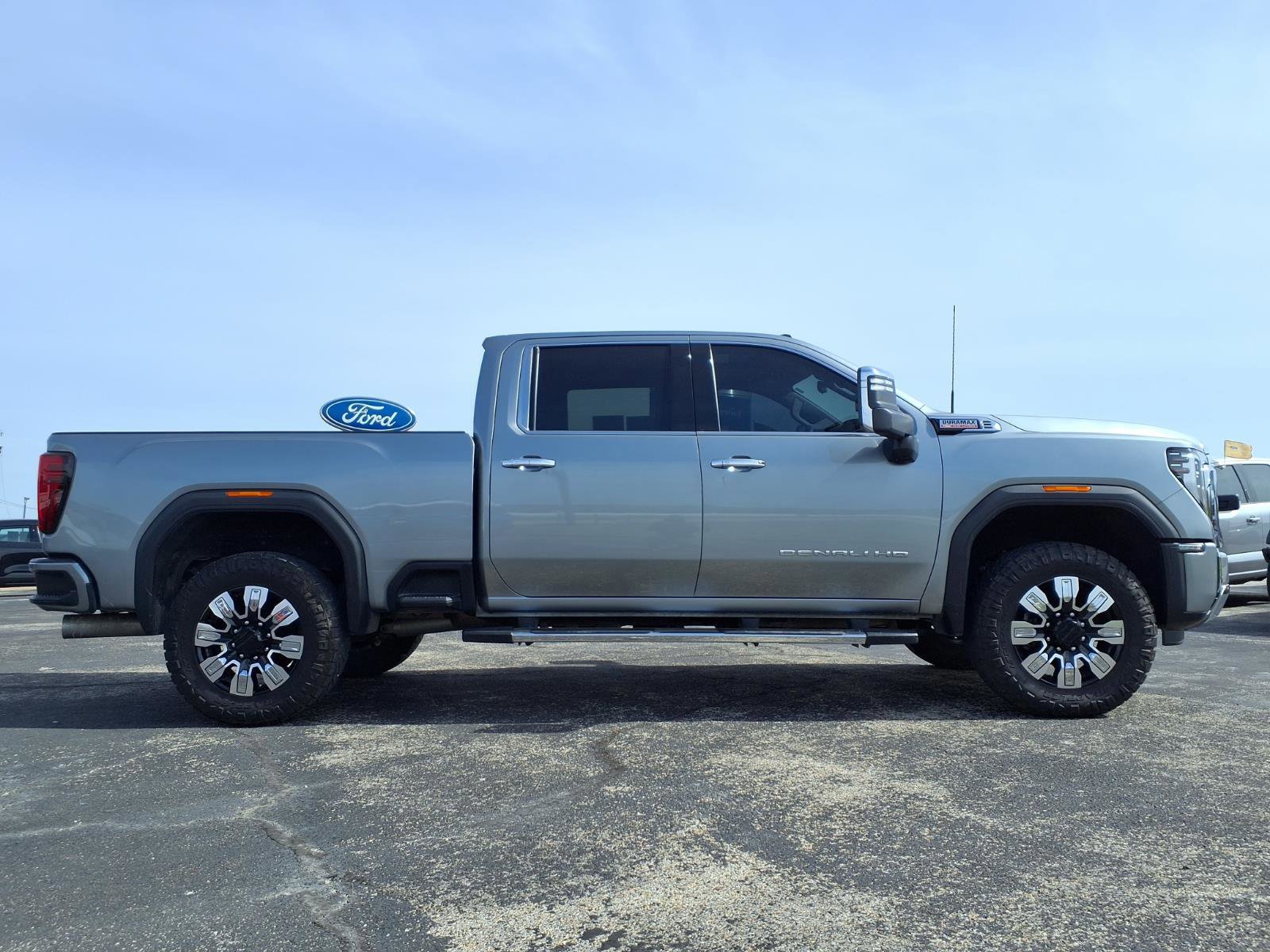 Used 2024 GMC Sierra 2500 Denali w/ Denali Reserve Package image 2