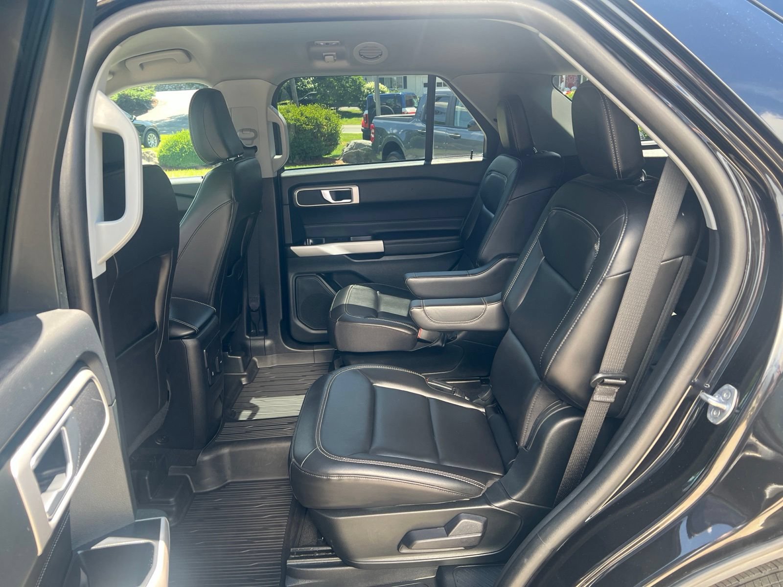 Certified 2023 Ford Explorer XLT w/ Equipment Group 202A AWD/4WD image 16