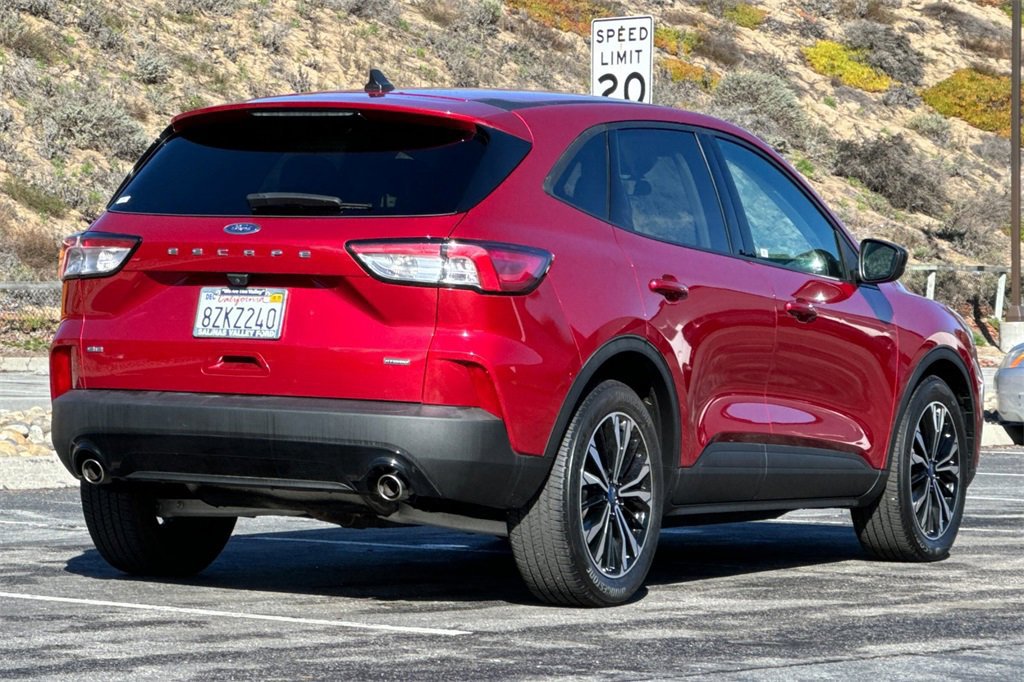Certified 2021 Ford Escape SE w/ SE Sport Appearance Package image 5