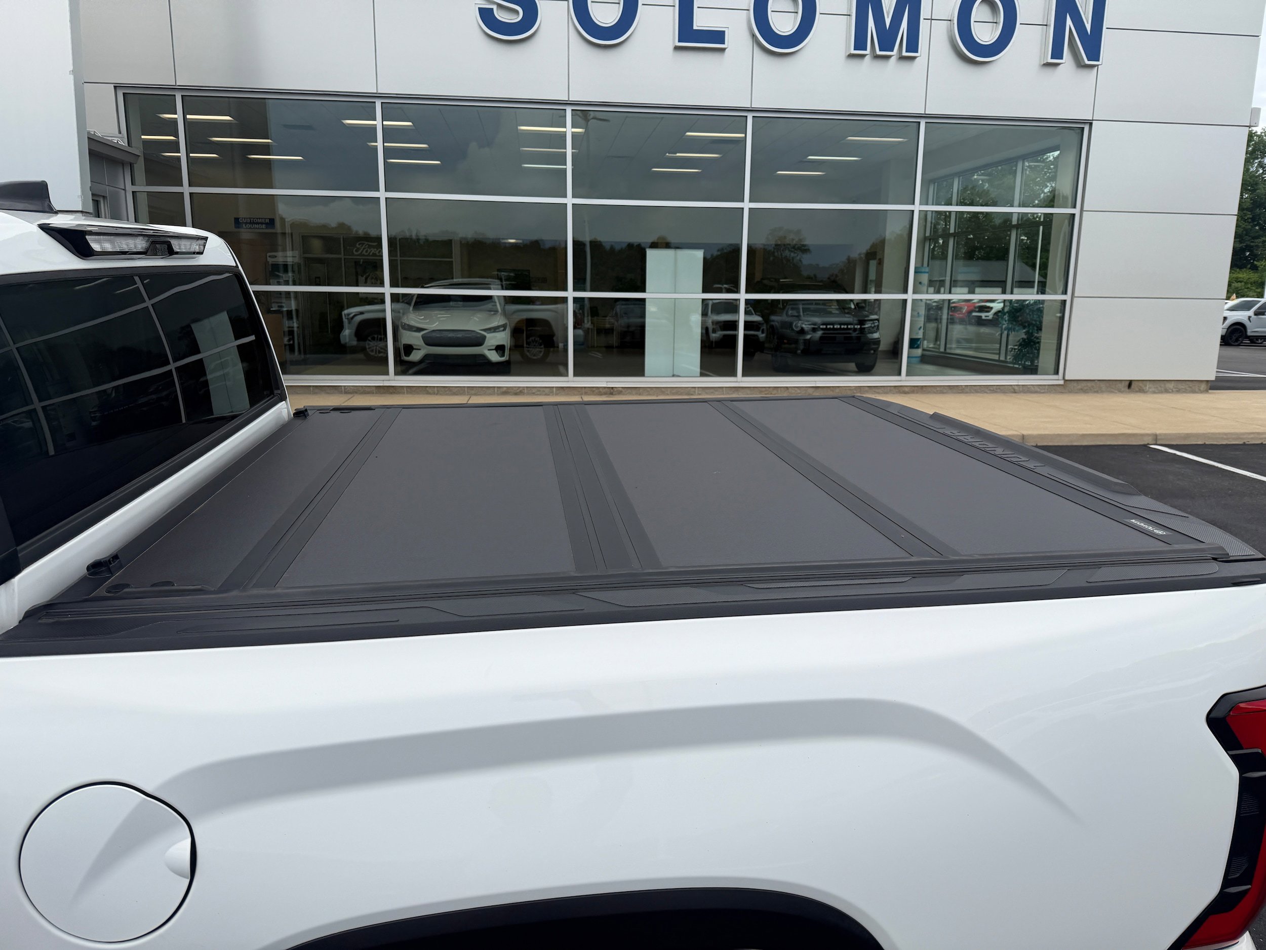 Used 2023 Toyota Tundra SR5 w/ SR5 Premium Package AWD/4WD image 9