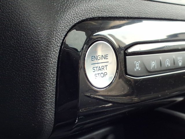 Certified 2023 Ford Escape Platinum AWD/4WD image 25