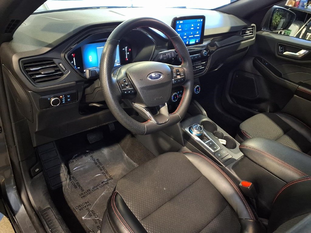 Certified 2025 Ford Escape ST-Line FWD image 4