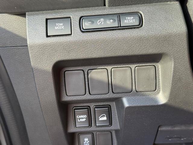 Used 2022 Nissan Frontier SV AWD/4WD image 22