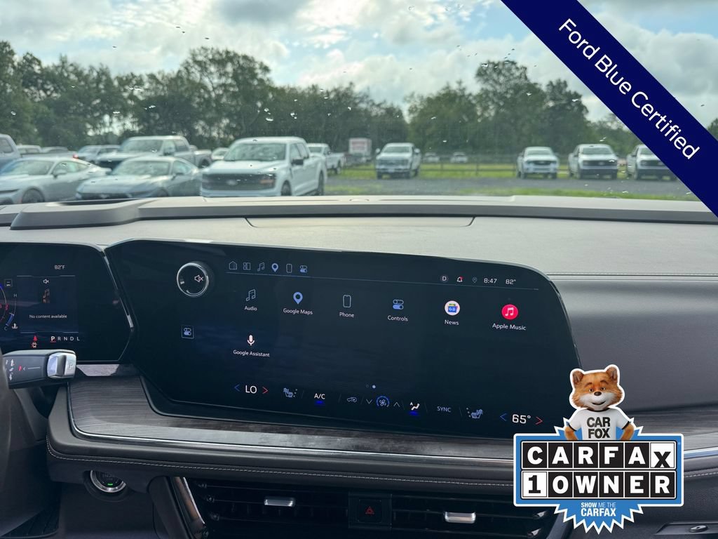Used 2025 Chevrolet Suburban LT RWD image 26
