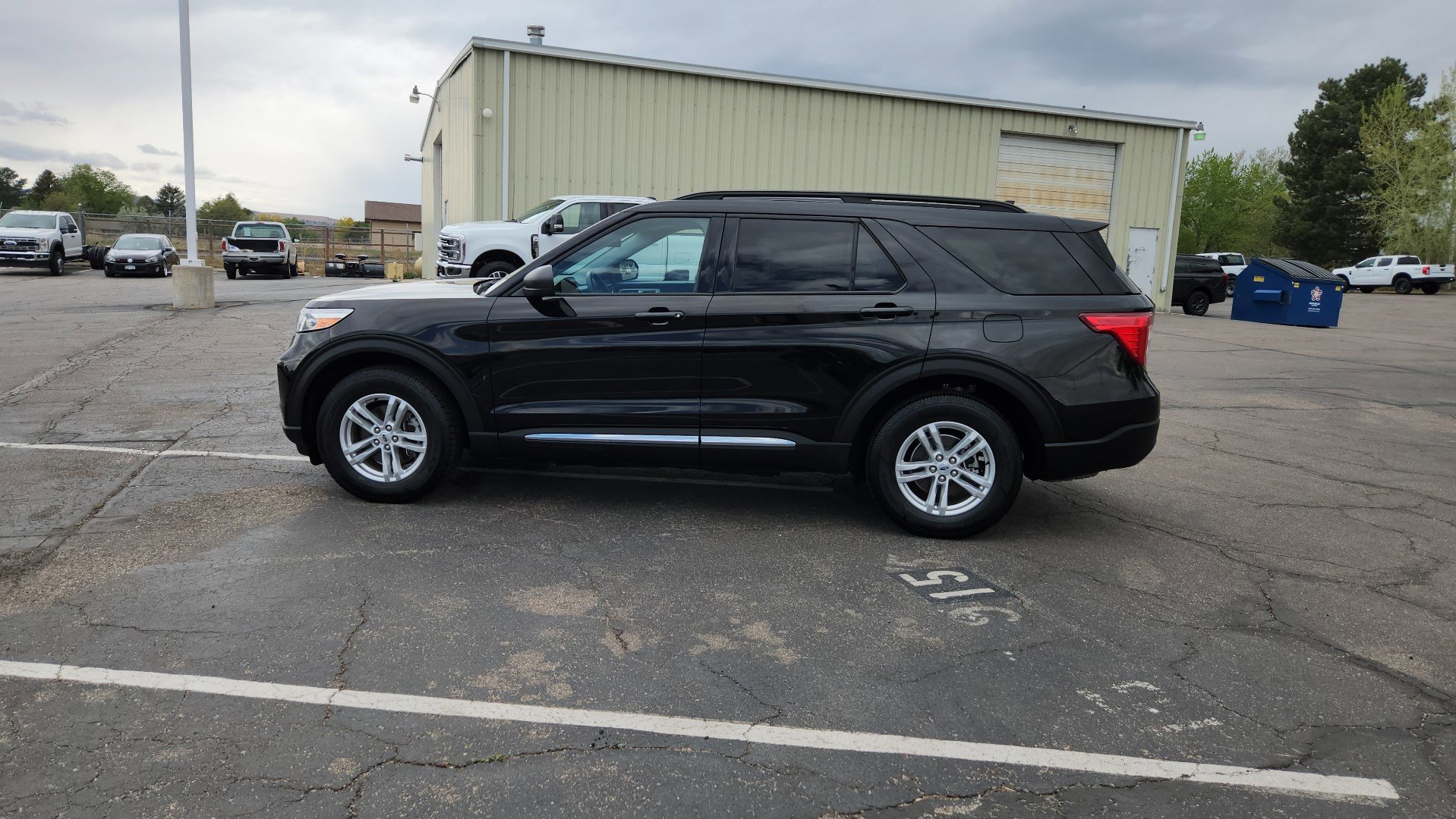 Certified 2023 Ford Explorer XLT w/ Equipment Group 202A AWD/4WD image 7