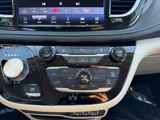 Used 2023 Chrysler Pacifica Touring-L FWD image 18