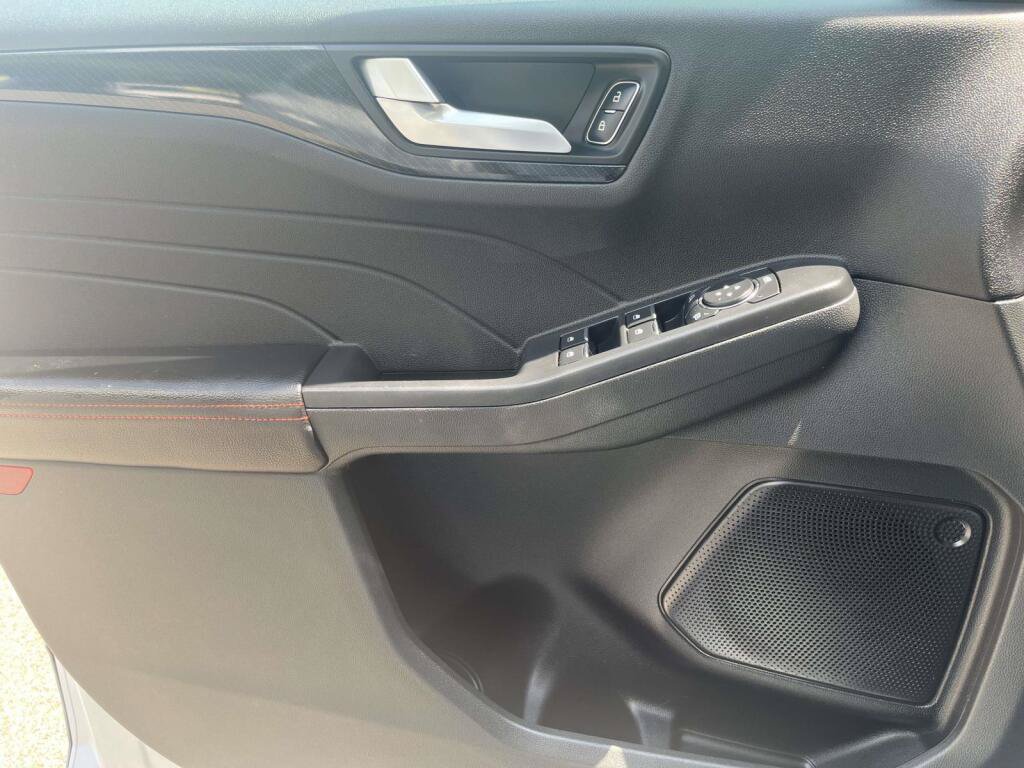 Certified 2023 Ford Escape ST-Line w/ Tech Pack #1 FWD image 31