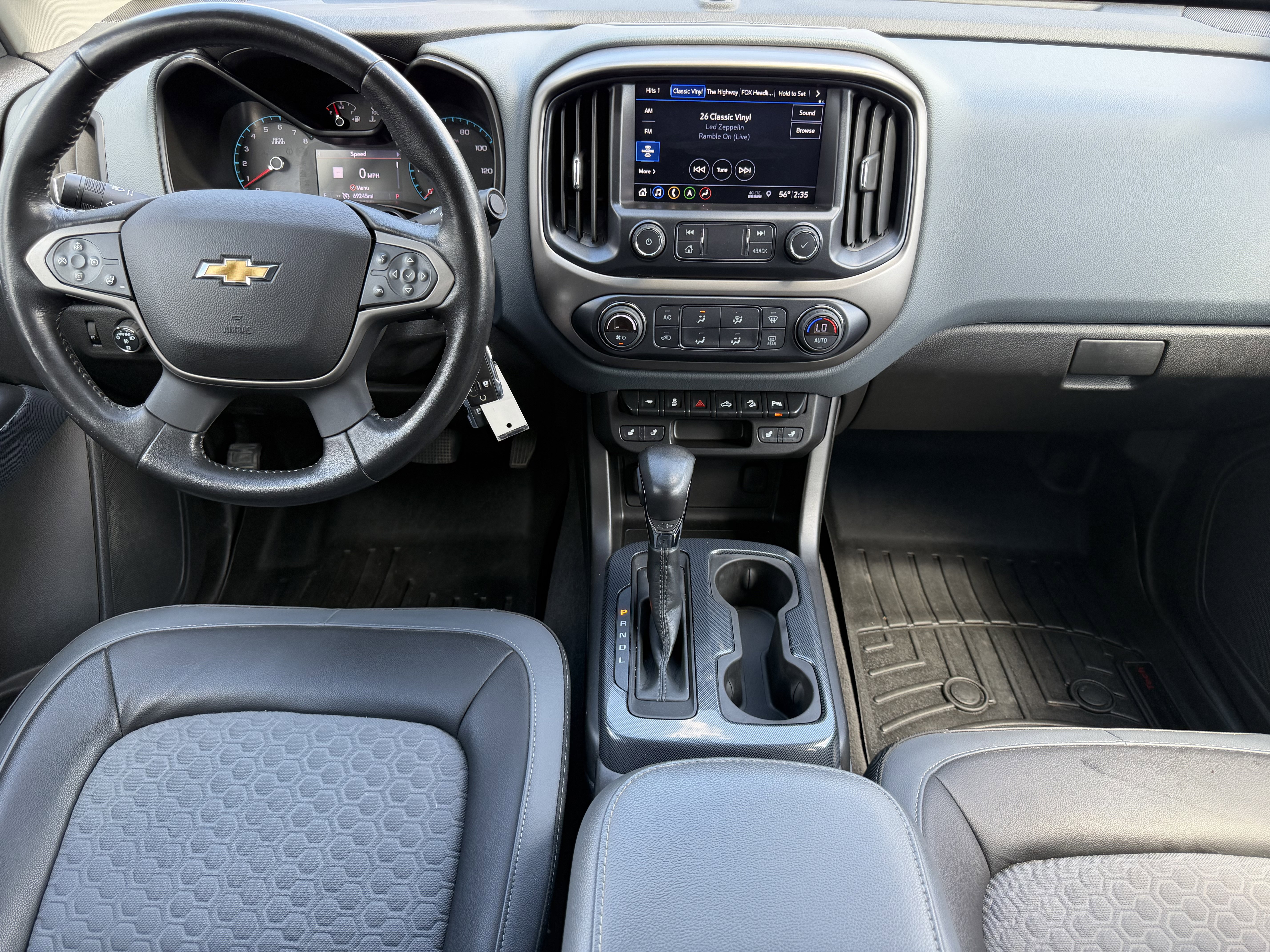 Used 2022 Chevrolet Colorado Z71 AWD/4WD image 9