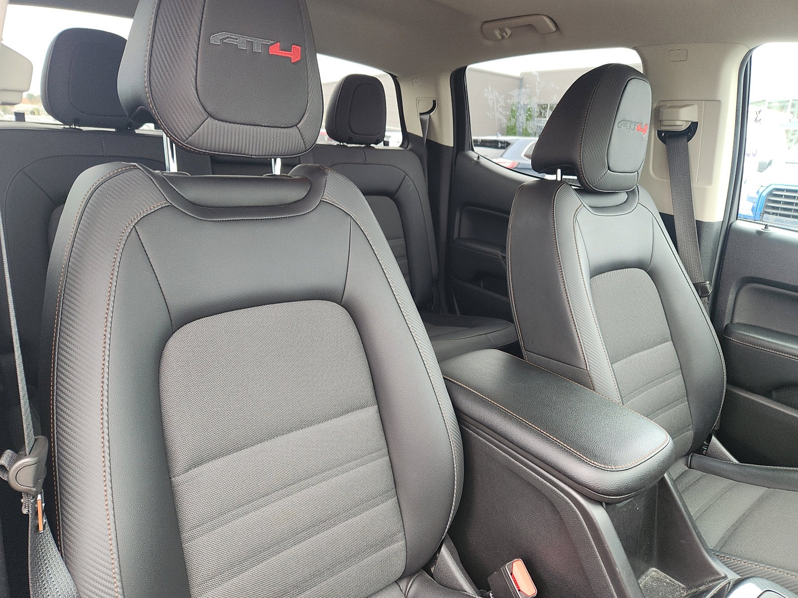 Used 2022 GMC Canyon AT4 w/ Trailering Package image 30