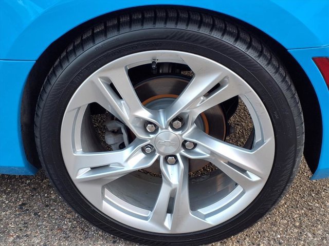 Used 2023 Chevrolet Camaro LT w/ RS Package image 26