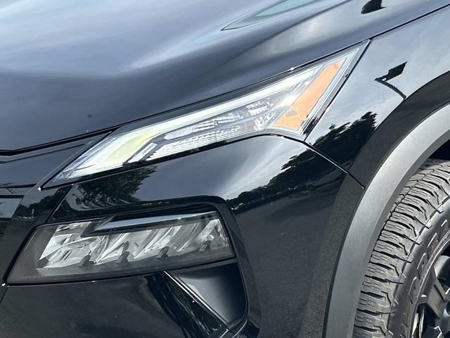 Used 2025 Nissan Rogue SV AWD/4WD image 9