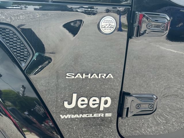 Used 2023 Jeep Wrangler Unlimited Sahara w/ Cold Weather Group AWD/4WD image 5