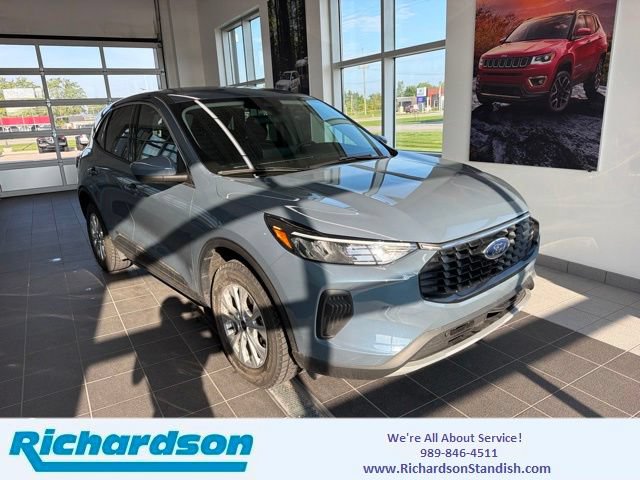 Certified 2023 Ford Escape Active w/ Tech Pack #2 AWD/4WD image 1