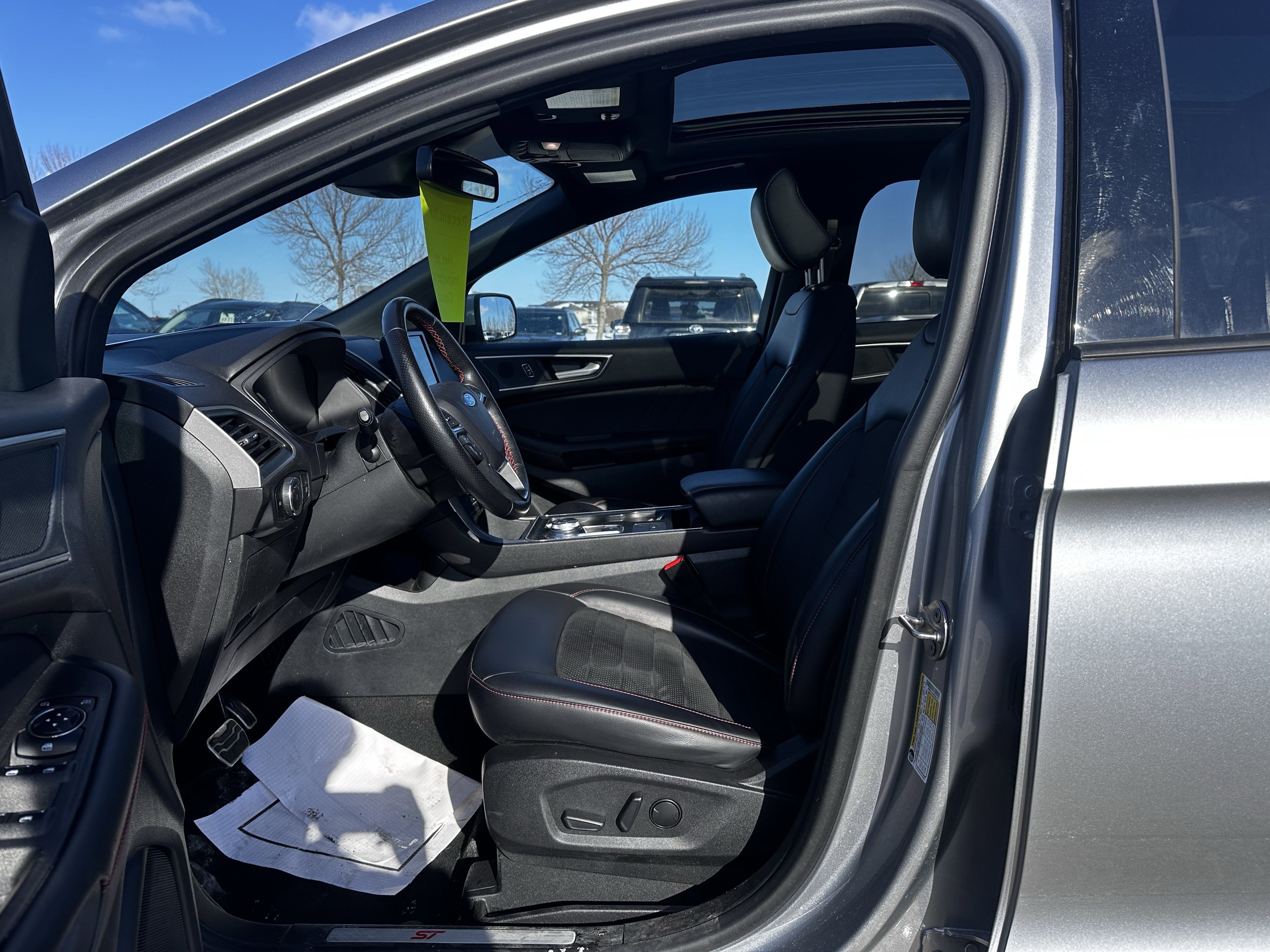 Certified 2024 Ford Edge ST-Line AWD/4WD image 7