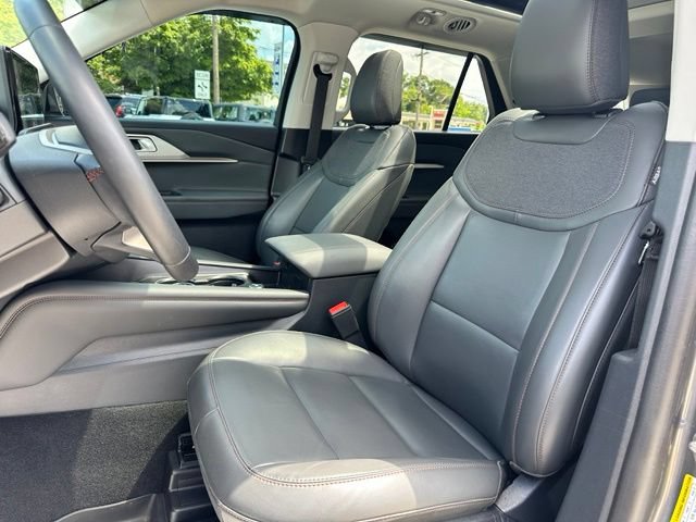 Certified 2025 Ford Explorer Active w/ Active Comfort Package AWD/4WD image 32