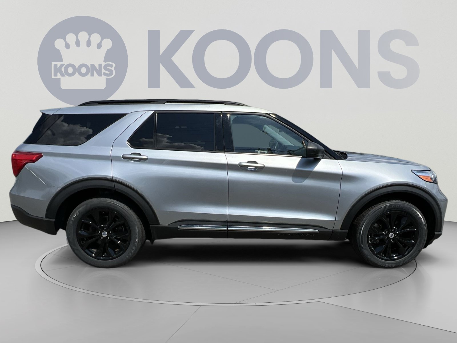 Certified 2022 Ford Explorer XLT w/ Equipment Group 202A AWD/4WD image 12