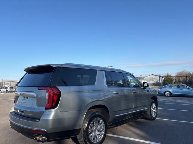 Used 2023 GMC Yukon XL Denali image 4