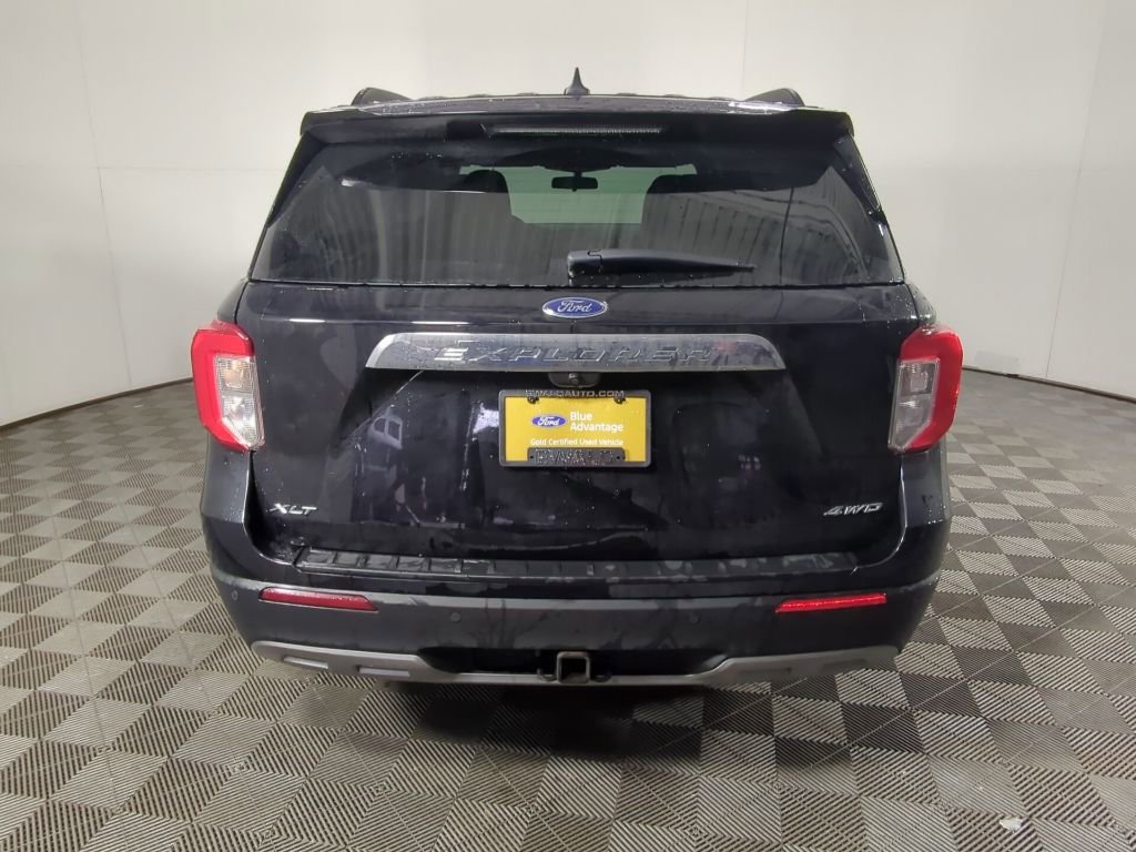 Certified 2022 Ford Explorer XLT w/ Equipment Group 202A image 3