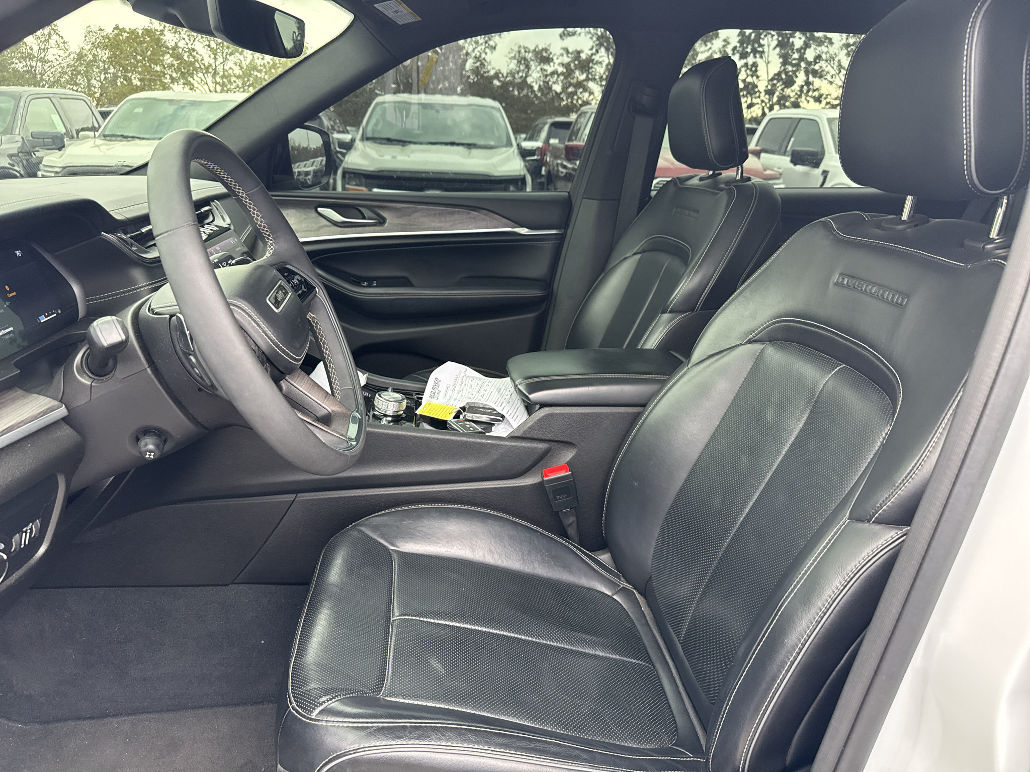 Used 2023 Jeep Grand Cherokee L Overland AWD/4WD image 9