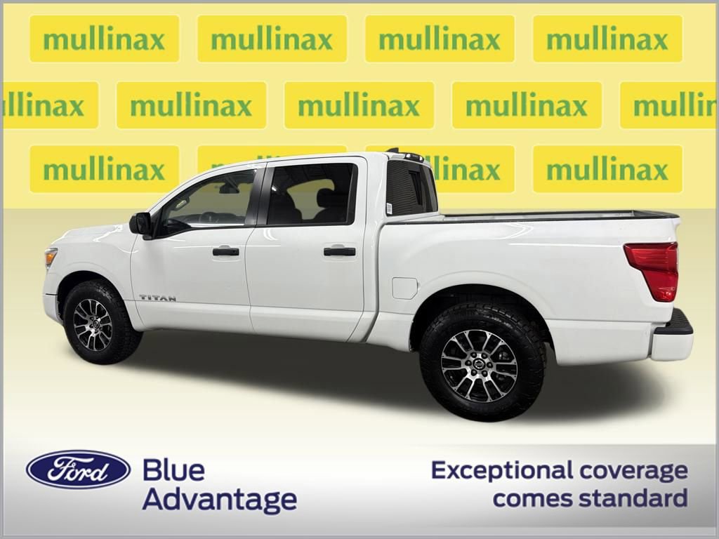 Used 2022 Nissan Titan SV image 6