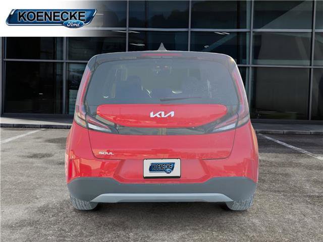 Used 2025 Kia Soul LX image 4