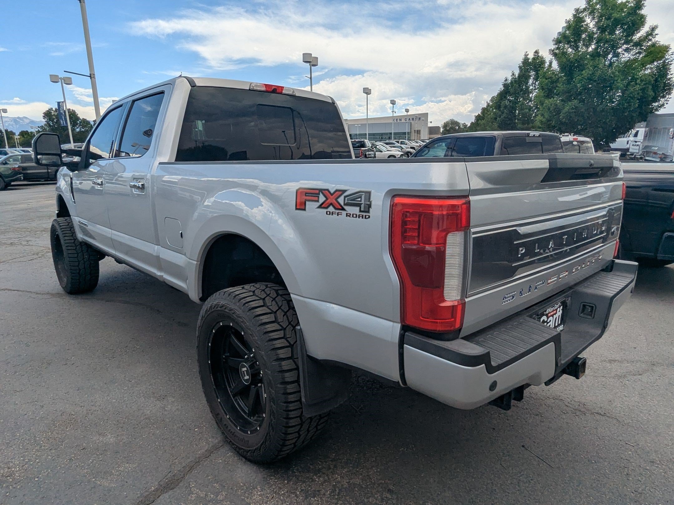 Certified 2019 Ford F350 Platinum w/ Platinum Ultimate Package AWD/4WD image 8