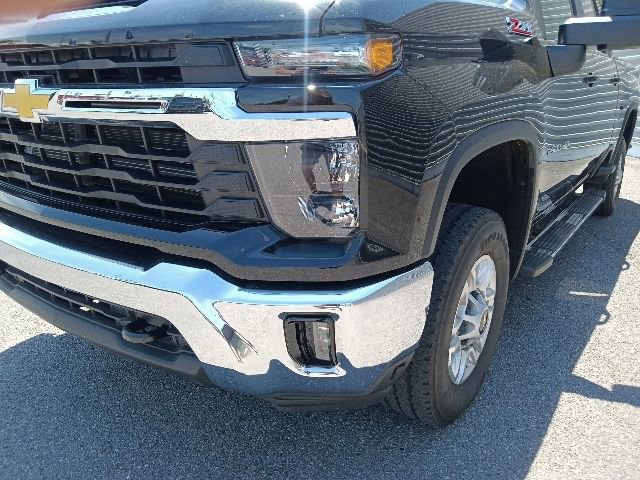 Used 2024 Chevrolet Silverado 2500 LT w/ Convenience Package AWD/4WD image 9