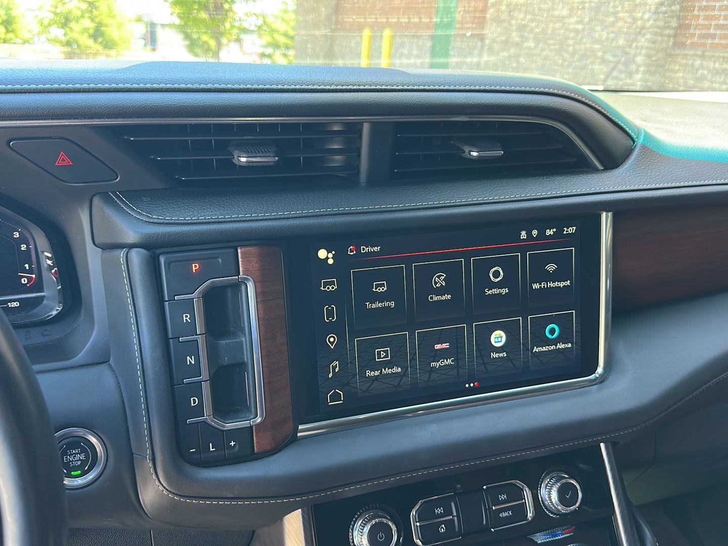 Used 2023 GMC Yukon Denali Ultimate AWD/4WD image 17