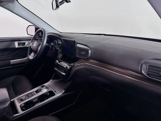 Certified 2022 Ford Explorer Limited w/ Equipment Group 301A image 31
