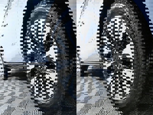 Certified 2025 Ford Expedition Platinum w/ Driver's Package image 7