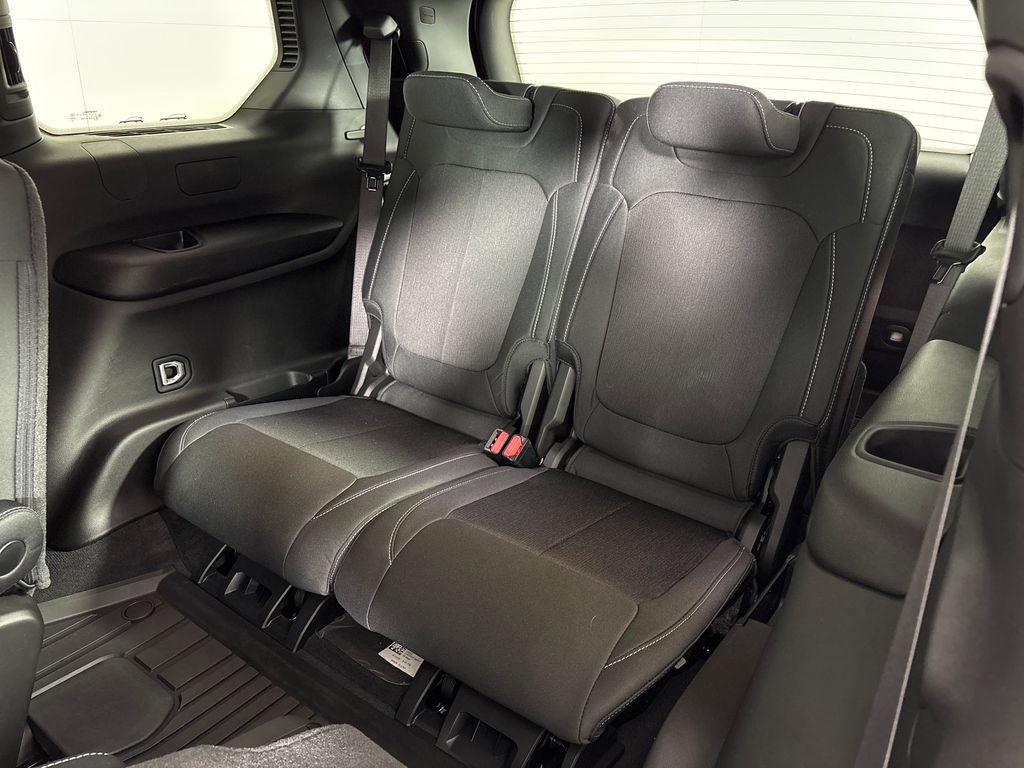 Used 2025 Jeep Grand Cherokee L Laredo RWD image 31