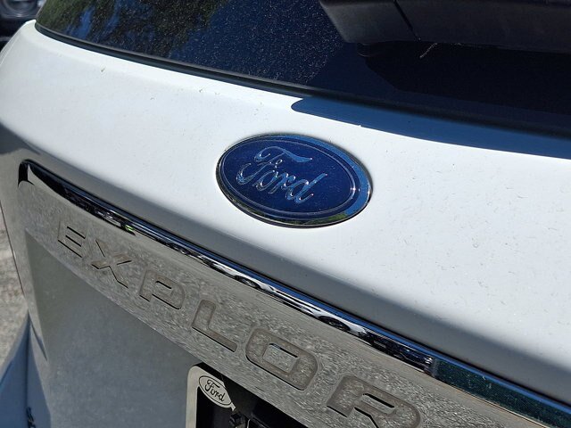 Certified 2023 Ford Explorer XLT w/ Equipment Group 202A AWD/4WD image 16