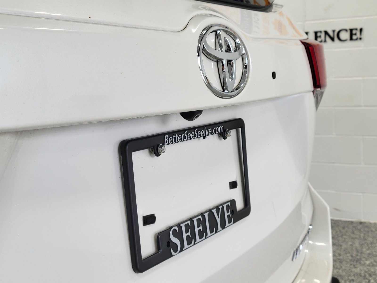 Used 2018 Toyota Highlander Limited Platinum AWD/4WD image 33