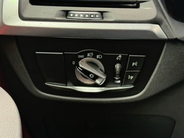 Used 2024 BMW X3 sDrive30i w/ Convenience Package RWD image 12