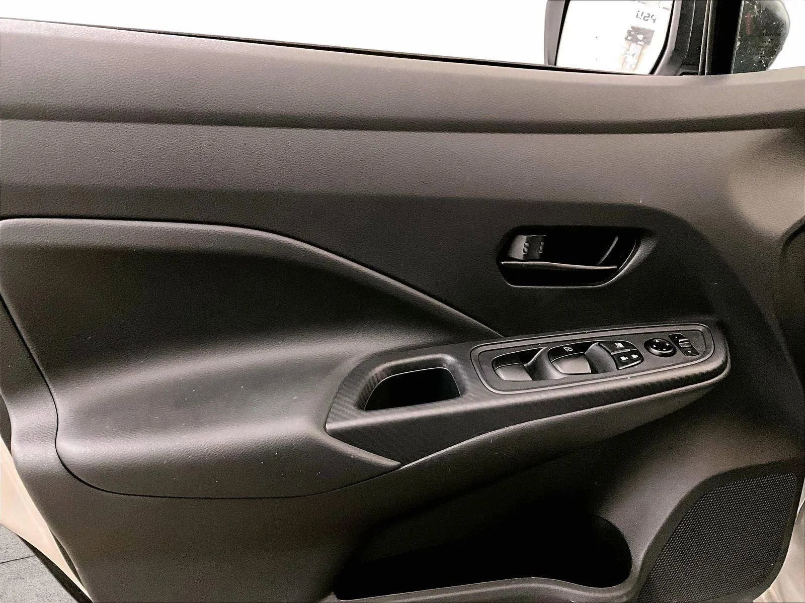 Used 2024 Nissan Versa S w/ Trunk Package image 22