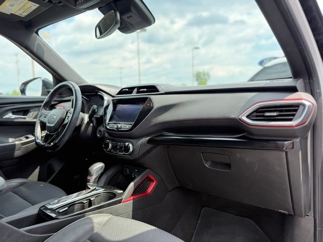 Used 2022 Chevrolet TrailBlazer RS w/ Technology Package FWD image 17